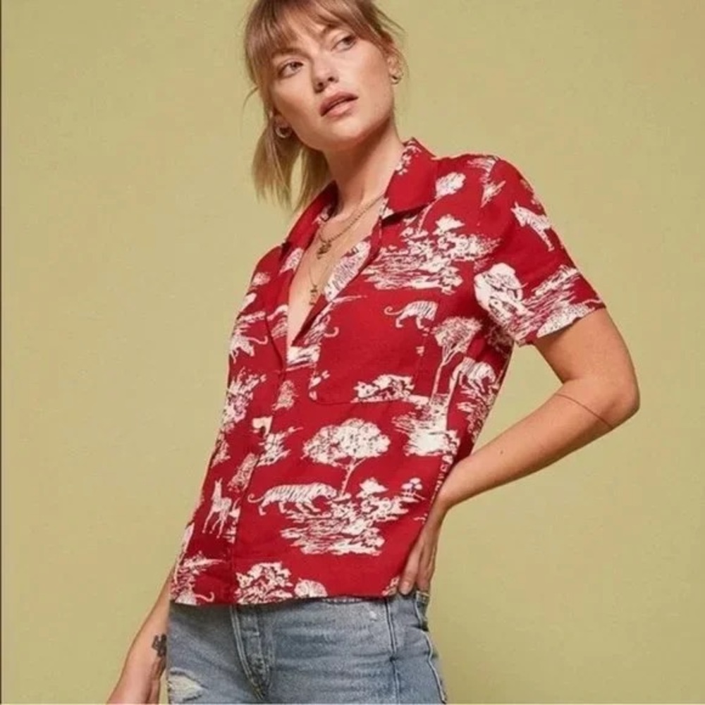 Reformation Cuba Button Up Top in Nairobi Red Jungle Print - Size Small